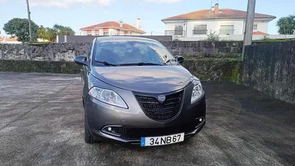 Cinzento Usado 2012 Lancia Ypsilon Citadino | € 6.200 (Preço justo)
