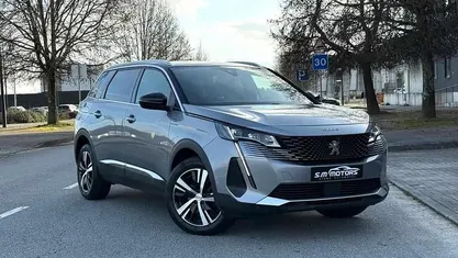 Cinza Usado 2021 Peugeot 5008 GT Monovolume | € 26.000 (Preço justo)