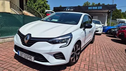 Branco Usado 2022 Renault Clio V Techno | € 18.990 (Preço justo)