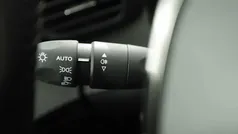 Preto Usado 2024 Peugeot 2008 SUV | € 22.499 (Preço justo)