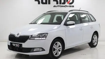 Branco Usado 2022 Skoda Fabia Ambition Carrinha | € 14.900 (Preço justo)