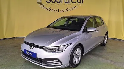 Cinza Usado 2022 VW Golf VIII Life | € 21.000 (Preço justo)