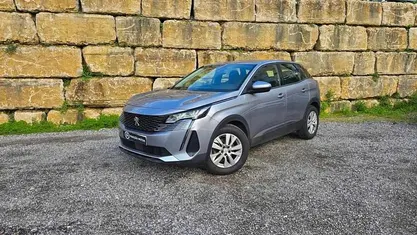 Usado Peugeot 3008 Active 130 HP (95 kW) 2021 SUV