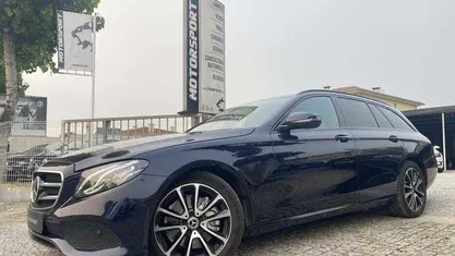 Usado Mercedes E200 Avantgarde 150 HP (110 kW) 2017 Azul (metalizado) Carrinha