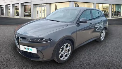 Usado Alfa Romeo Tonale Sprint 130 HP (95 kW) 2023 Cinzento SUV