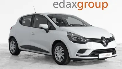 Branco Usado 2017 Renault Clio IV Zen | € 9.490 (Bom preço)