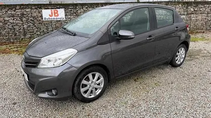 Usado 2013 Toyota Yaris Comfort Citadino | € 9.250 (Preço justo)