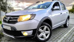 Cinzento Usado 2013 Dacia Sandero Citadino | € 7.999 (Preço justo)