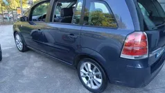 Cinzento Usado 2007 Opel Zafira Monovolume | € 4.900