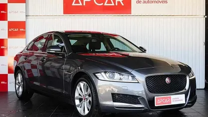 Usado Jaguar XF R-Sport 180 HP (132 kW) 2017 Cinza Sedan