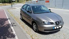 Cinzento Usado 2002 Seat Ibiza Sedan | € 2.500 (Preço justo)