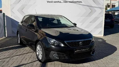 Usado Peugeot 308 Allure 130 HP (95 kW) 2018
