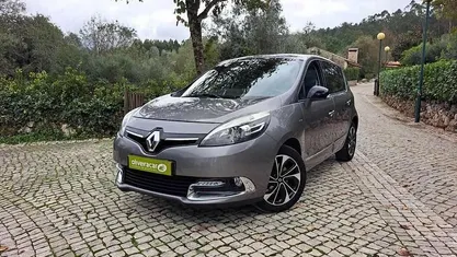 Cinzento Usado 2016 Renault Scénic III | € 11.950 (Preço justo)