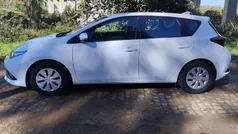 Branco Usado 2015 Toyota Auris Comfort Citadino | € 9.450 (Super Preço)