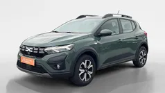 Cinza Usado 2024 Dacia Sandero Expression Sedan | € 16.544 (Preço justo)