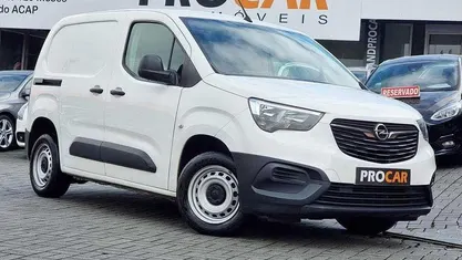 Usado Opel Combo Enjoy 102 HP (75 kW) 2022 Branco Sedan
