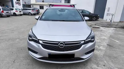 Usado Opel Astra 105 HP (77 kW) 2016 Cinzento Citadino