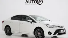 Branco Usado 2016 Toyota Avensis Comfort Sedan | € 14.990 (Preço justo)