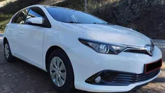 Usado 2015 Toyota Auris Comfort Citadino | € 9.450 (Bom preço)