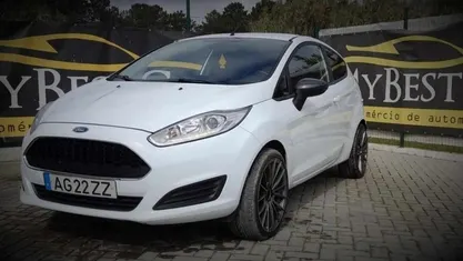 Branco Usado 2016 Ford Fiesta Titanium Citadino | € 9.900 (Preço justo)