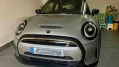 Cinzento Usado 2023 Mini Cooper SE Hatch Citadino | € 24.950 (Preço justo)