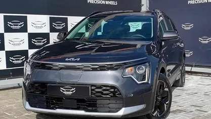 Cinzento Usado 2023 Kia e-Niro SUV | € 27.500 (Preço justo)