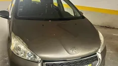 Cinzento Usado 2012 Peugeot 208 Citadino | € 7.350 (Bom preço)