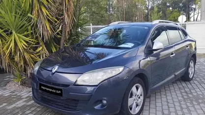 Usado Renault Mégane III 110 HP (80 kW) 2011 Cinzento Carrinha