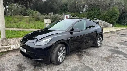 Usado Tesla Model Y Standard Range 219 kW (299 HP) 2023 Preto SUV
