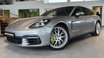 Cinzento Usado 2019 Porsche Panamera Sport Turismo Sedan | € 75.900 (Preço justo)