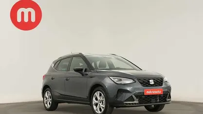 Cinzento Usado 2024 Seat Arona FR SUV | € 19.999 (Preço justo)