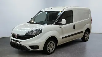 Usado Fiat Doblò Lounge 105 HP (77 kW) 2022 Branco Monovolume