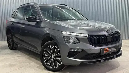 Cinzento Usado 2024 Skoda Kamiq SUV | € 21.450 (Preço justo)