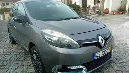 Cinzento Usado 2015 Renault Grand Scénic III Monovolume | € 9.900 (Bom preço)