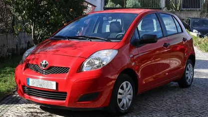 Vermelho Usado 2009 Toyota Yaris | € 6.720 (Preço justo)