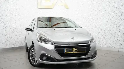 Usado 2018 Peugeot 208 Active Citadino | € 9.480 (Bom preço)