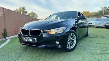Preto Usado 2013 BMW 318 Carrinha | € 13.900 (Preço justo)