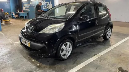 Preto Usado 2007 Peugeot 107 Citadino | € 3.990 (Preço justo)