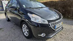 Preto Usado 2015 Peugeot 208 Citadino | € 8.900 (Preço justo)