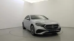 Cinzento Usado 2024 Mercedes E300 Sedan | € 61.990 (Preço justo)