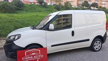 Usado Fiat Doblò 105 HP (77 kW) 2022 Branco Monovolume