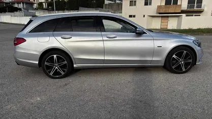 Usado Mercedes C300 306 HP (225 kW) 2020 Cinzento