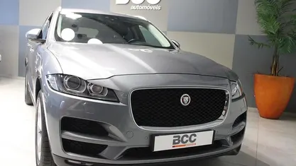 Usado Jaguar F-Pace R-Sport 180 HP (132 kW) 2020 SUV