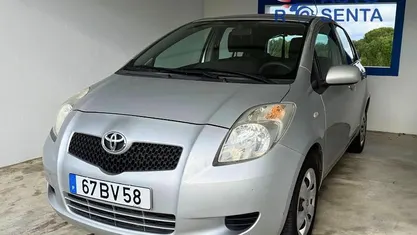 Cinzento Usado 2006 Toyota Yaris | € 5.900 (Preço justo)