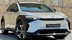Cinza Usado 2024 Toyota bZ4X SUV | € 34.950 (Preço justo)
