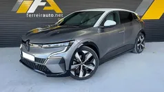 Cinza Usado 2023 Renault Mégane Techno Citadino | € 28.900 (Preço justo)