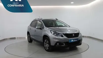 Cinzento Usado 2018 Peugeot 2008 Style SUV | € 11.580 (Preço justo)