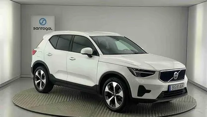 Usado Volvo XC40 163 HP (119 kW) 2025 SUV