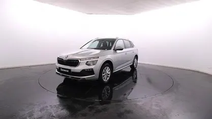 Cinza Usado 2024 Skoda Kamiq Selection SUV | € 21.950 (Preço justo)