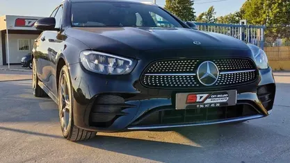 Usado Mercedes E300 306 HP (225 kW) 2021 Preto Sedan